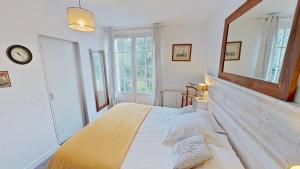 Giường trong phòng chung tại Villa Esterel, Pour 14 Pers
