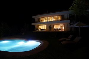 Swimmingpoolen hos eller tæt på プライベートヴィラ極海静邸 gokkai seitei