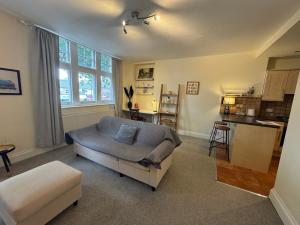 Kuchyň nebo kuchyňský kout v ubytování Elegant Boutique Flat in Historic Chislehurst