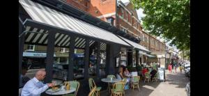 Hosté ubytování Elegant Boutique Flat in Historic Chislehurst