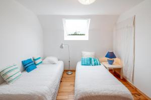 Postel nebo postele na pokoji v ubytování Maison Bretonne Calme Centre Ville