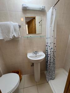 Un baño de Carlton Hotel annexe