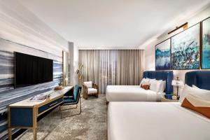 Et tv og/eller underholdning på Omni Fort Lauderdale Hotel