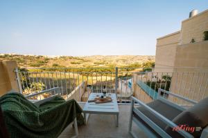 Μπαλκόνι ή βεράντα στο Family-Friendly Gozo Escape - Pool, Terrace & BBQ +47 φωτογραφίες