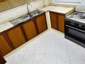 Η κουζίνα ή μικρή κουζίνα στο Babe House - For Females only