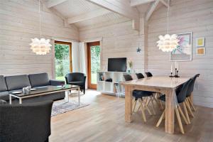 Μια τηλεόραση ή/και κέντρο ψυχαγωγίας στο 40506-Juelsminde-Pot-Strandby-314