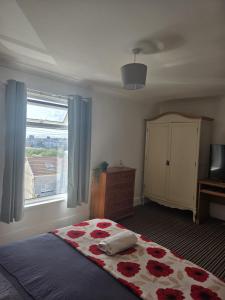 Ένα ή περισσότερα κρεβάτια σε δωμάτιο στο 52 - room 4 - city view