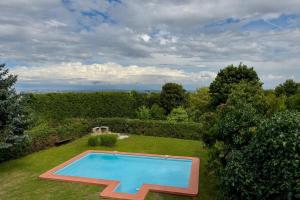 Πισίνα στο ή κοντά στο Luxury House with Pool, Garden, AC & Sauna