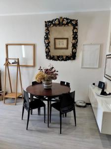 Gambar di galeri bagi Trastevere Balcony Home di Rome