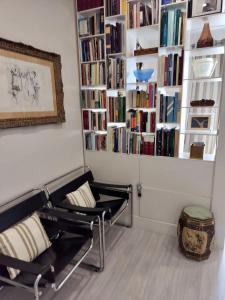 Perpustakaan di apartmen