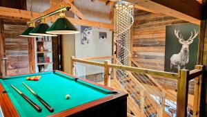 Biliár nebo kulečník v ubytování Chalet les Brevins + 52 fotografií