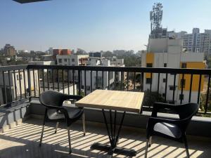 Μπαλκόνι ή βεράντα στο Anahat Host All 2BHK Service Apartment