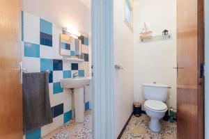 Koupelna v ubytování Les Albères + 12 fotografií