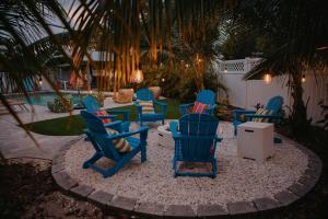 Bazén v ubytování Sleeps 20 - Games - Basketball - Pool - Movie Room nebo v jeho okolí