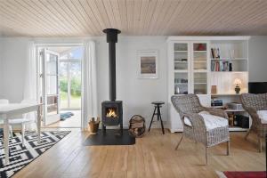 Posezení v ubytování 30048-Beder-Solsortevaenget-5