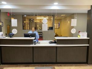 Ο χώρος του λόμπι ή της ρεσεψιόν στο Candlewood Suites Cotulla by IHG