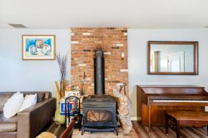 Imagen de la galería de Wallkill 4BR Retreat Large Yard Pet Friendly, en Wallkill