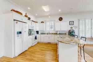 Η κουζίνα ή μικρή κουζίνα στο Ocean Boulevard 802 +17 φωτογραφίες