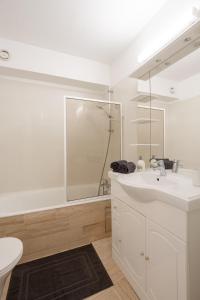 Koupelna v ubytování Le Bleu Marina