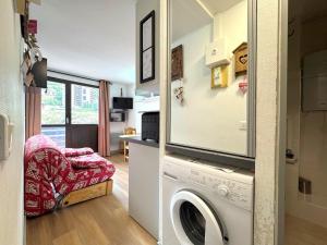 Posezení v ubytování Studio confort pour 2 aux Menuires avec cuisine équipée - FR-1-452-146