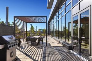 Μπαλκόνι ή βεράντα στο Staybridge Suites Montreal Airport - St-Laurent by IHG