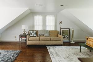 Φωτογραφία από το άλμπουμ του Cozy Oasis by Lake MI with Hot Tub σε Harbert +34 φωτογραφίες