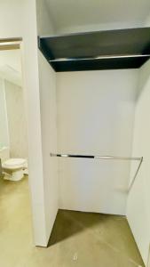 Ένα μπάνιο στο Bosque Cósmico en la ciudad