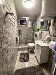 Un baño de Moja dedovina