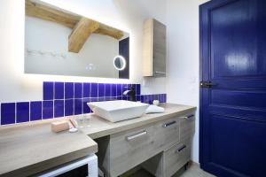 Ένα μπάνιο στο Confort & espace avec climatisation - T4 central +41 φωτογραφίες