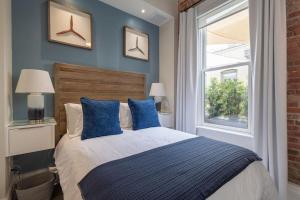 Foto dalla galleria di Deja Blue a Baptist Hospital Heliport