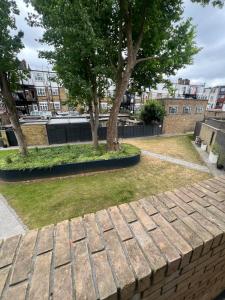 Κήπος έξω από το Relaxing and modern apartment