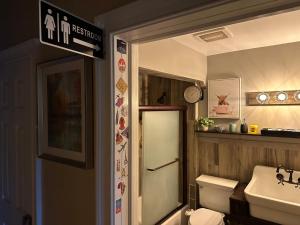 Bilik mandi di Hostel Near NYC