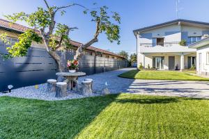 Κήπος έξω από το I'M b&b - Zona Aeroporto Internazionale Milano Malpensa