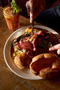 Φαγητό σε αυτό το πανδοχείο ή κάπου εκεί κοντά +42 φωτογραφίες