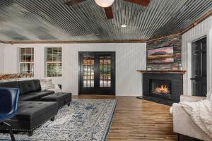 Χώρος καθιστικού στο The Lodge At Our Texas Ranch