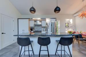 Kuchyň nebo kuchyňský kout v ubytování Chalet Equinoxe