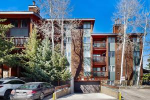 Το κτήριο όπου στεγάζεται  το διαμέρισμα