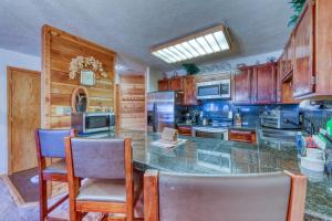 Η κουζίνα ή μικρή κουζίνα στο Cimarron #208 +19 φωτογραφίες