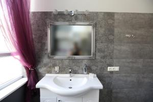 Łazienka w obiekcie Apartamenty Centrum Krawiecka