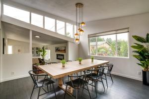 Gambar di galeri bagi Game Room and Fire Pit Family-Friendly Loveland Gem di Loveland