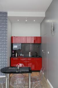 Kuchnia lub aneks kuchenny w obiekcie Apartamenty Centrum Krawiecka
