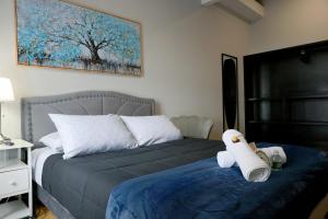 ภาพในคลังภาพของ Bright & New Room Shared Apartment NYC Bus ในเองเกิลวูด