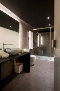 Een badkamer bij Hotel Montes