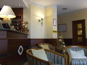 Gallery image of Albergo Il Cochino in Montale +74 photos