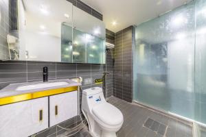 Ένα μπάνιο στο Mihua Times You Apartment +48 φωτογραφίες