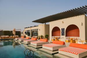 Bassein majutusasutuses The Muse või selle lähedal