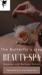 a person sewing a rose on top of a cake at Massage studio-spa in Ginsheim-Gustavsburg
