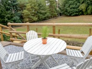 Rõdu või terrass majutusasutuses 2 Woodbine Cottage