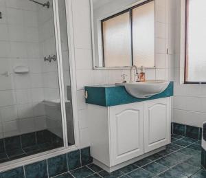 Ένα μπάνιο στο Salt and Sand Escape +5 φωτογραφίες