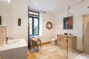 Ένα μπάνιο στο La Maison de Jeanne - 500m de la Plage